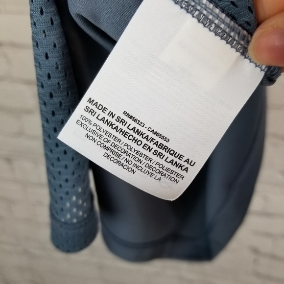 Nike|NWT Run Gray Holographic Logo Mesh Back Tank - Picture 7 of 8